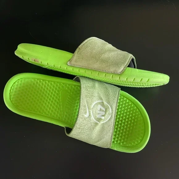 Nike Slides - Picture 8 of 11